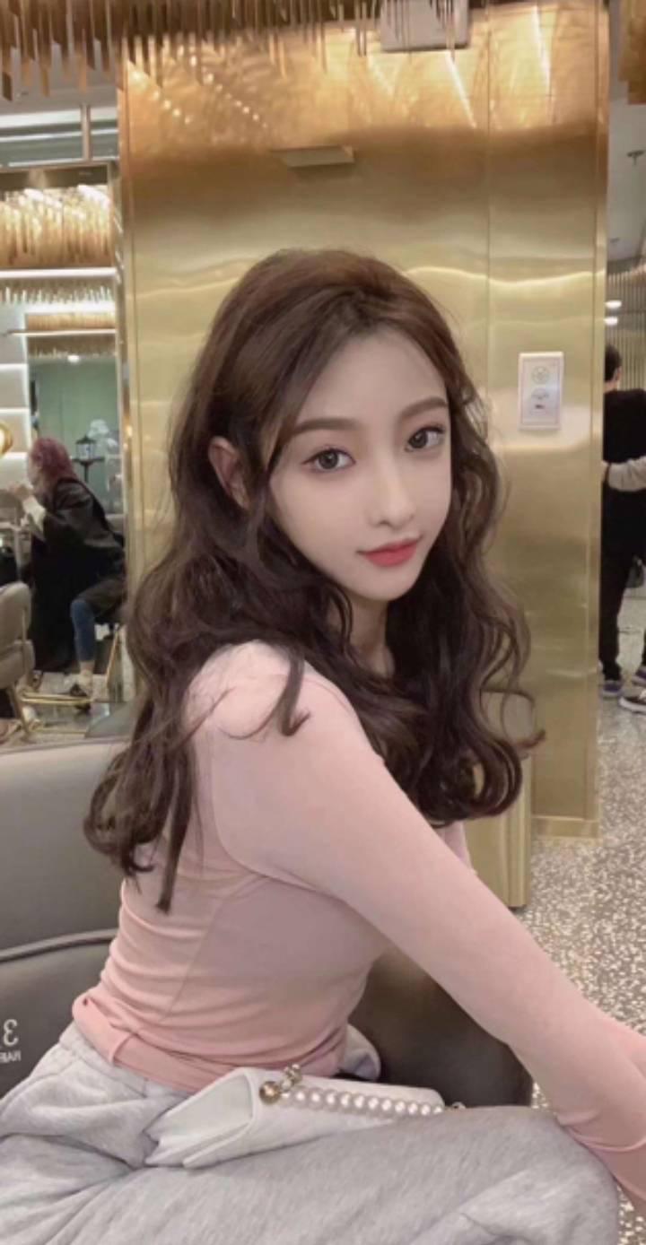 适合调情放松的少女