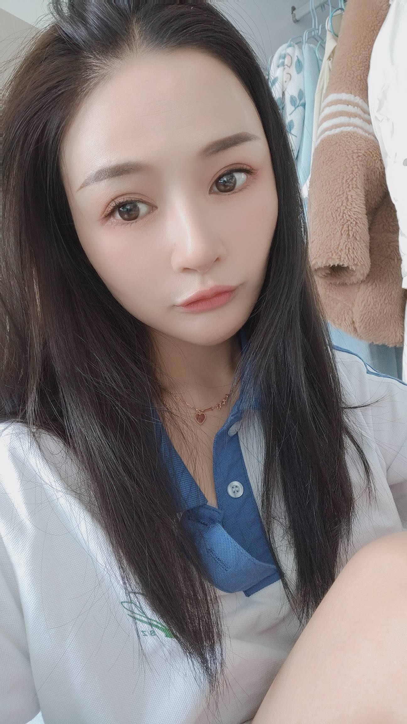 福田上沙地铁站附近妹子